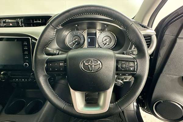 2023 Toyota HILUX SR5 (4x4) GUN126R 4X4