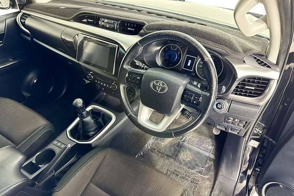 2018 Toyota HILUX SR5 (4x4) GUN126R MY17 4X4