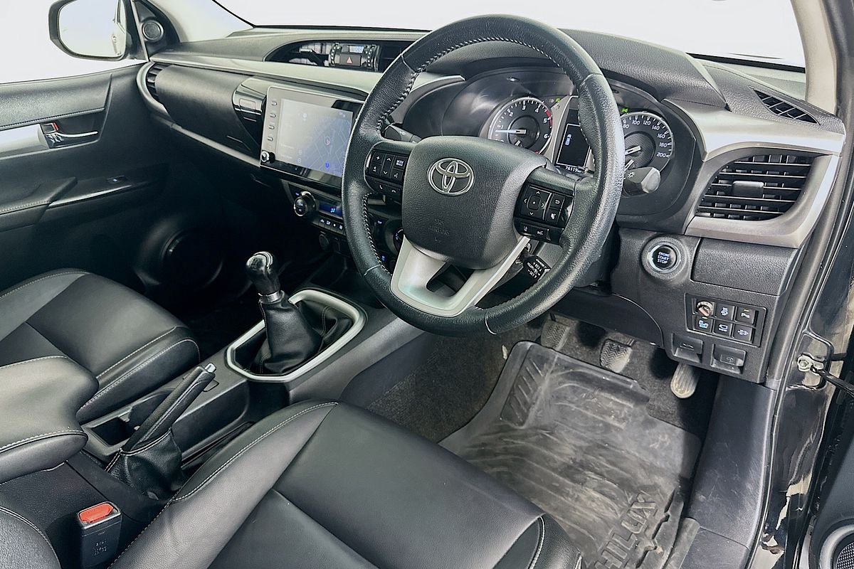 2022 Toyota HILUX SR5 (4x4) GUN126R 4X4