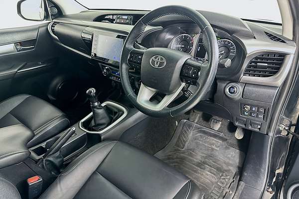 2022 Toyota HILUX SR5 (4x4) GUN126R 4X4