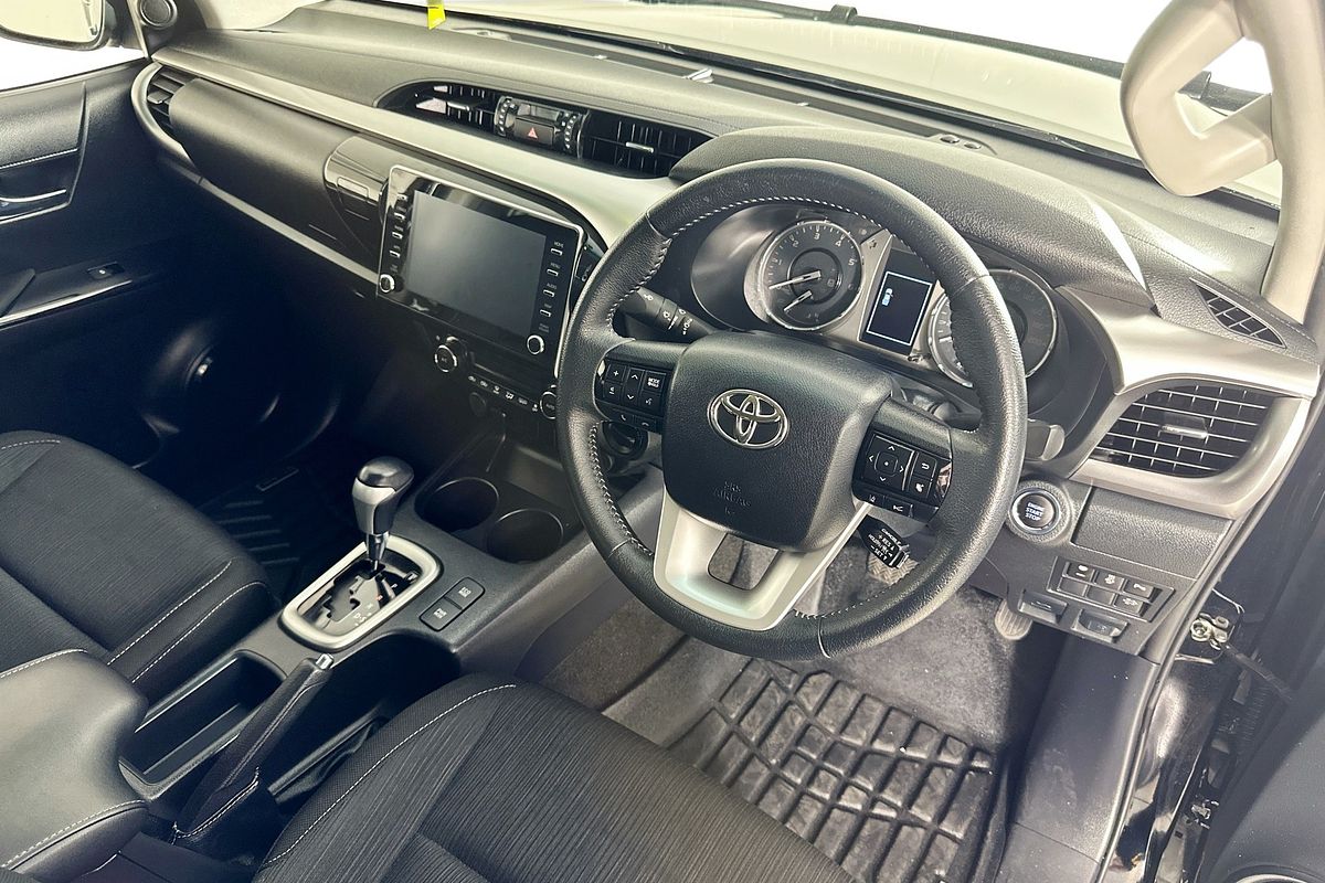 2021 Toyota HILUX SR5 (4x4) GUN126R 4X4