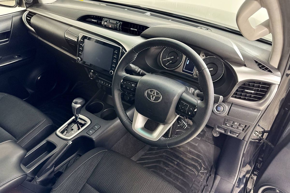 2023 Toyota HILUX SR5 (4x4) GUN126R 4X4