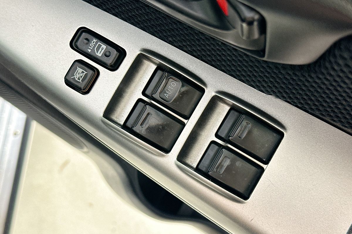 2014 Toyota HILUX SR5 (4x4) KUN26R MY14 4X4