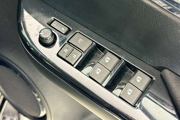2023 Toyota HILUX SR5 (4x4) GUN126R 4X4