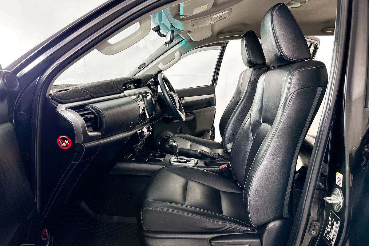 2018 Toyota HILUX SR5 (4x4) GUN126R MY17 4X4