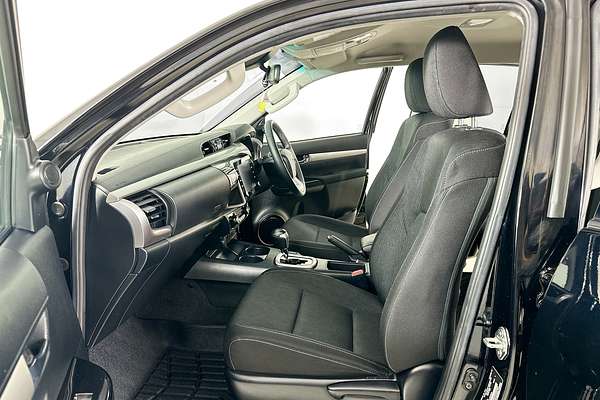 2021 Toyota HILUX SR5 (4x4) GUN126R 4X4