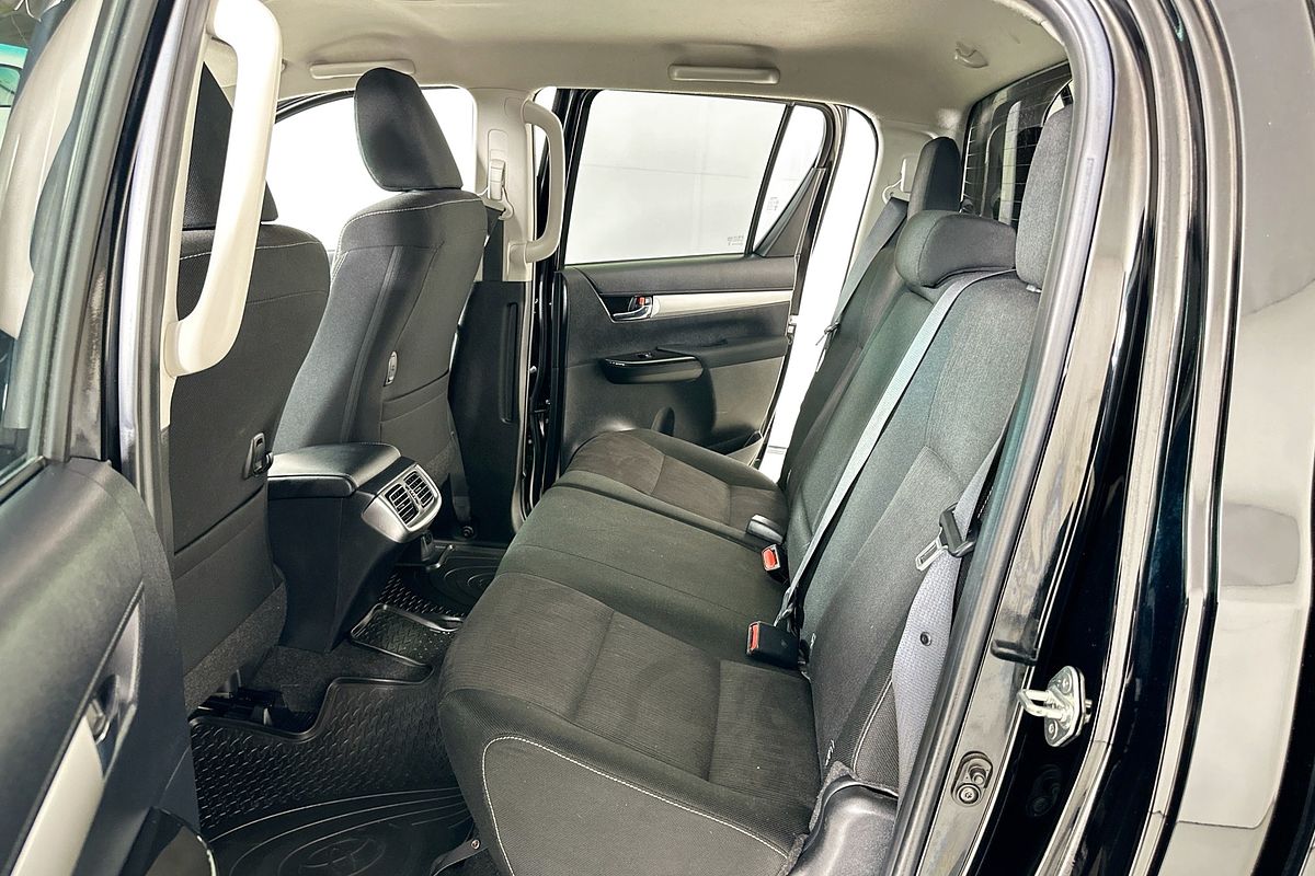 2018 Toyota HILUX SR5 (4x4) GUN126R MY17 4X4