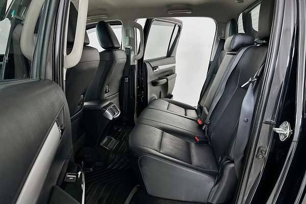 2022 Toyota HILUX SR5 (4x4) GUN126R 4X4