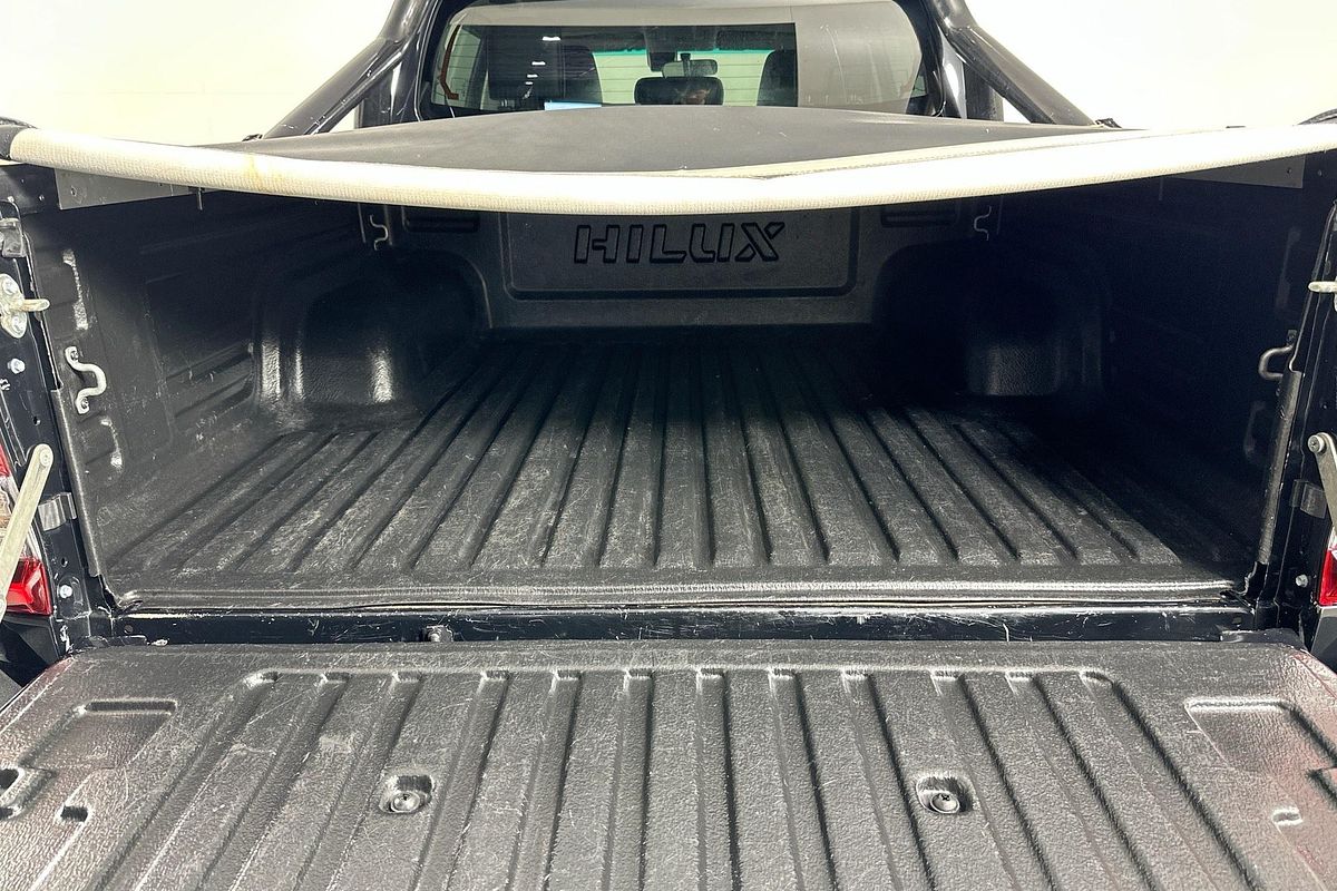 2022 Toyota HILUX SR5 (4x4) GUN126R 4X4