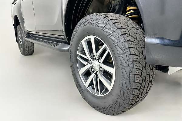 2018 Toyota HILUX SR5 (4x4) GUN126R MY17 4X4