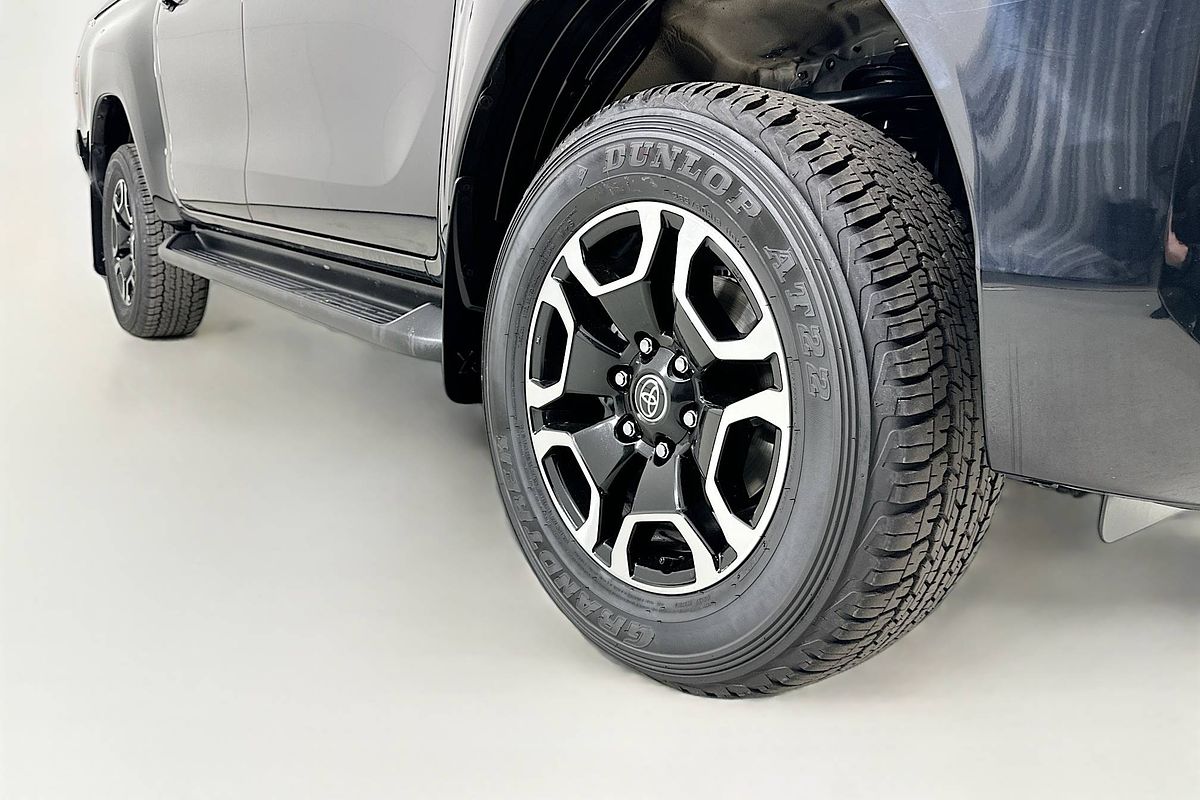 2023 Toyota HILUX SR5 (4x4) GUN126R 4X4