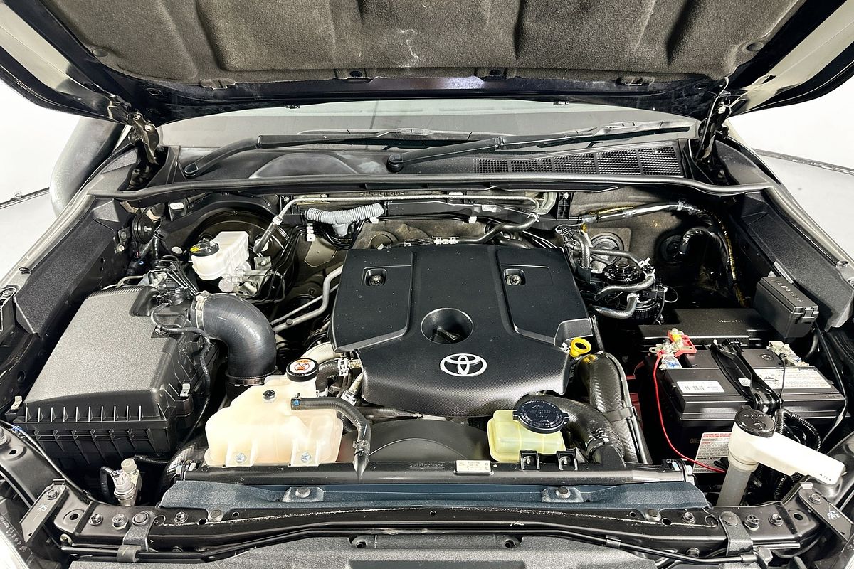2018 Toyota HILUX SR5 (4x4) GUN126R MY17 4X4