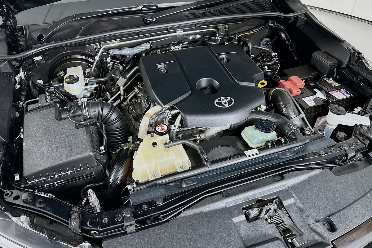 2022 Toyota HILUX SR5 (4x4) GUN126R 4X4