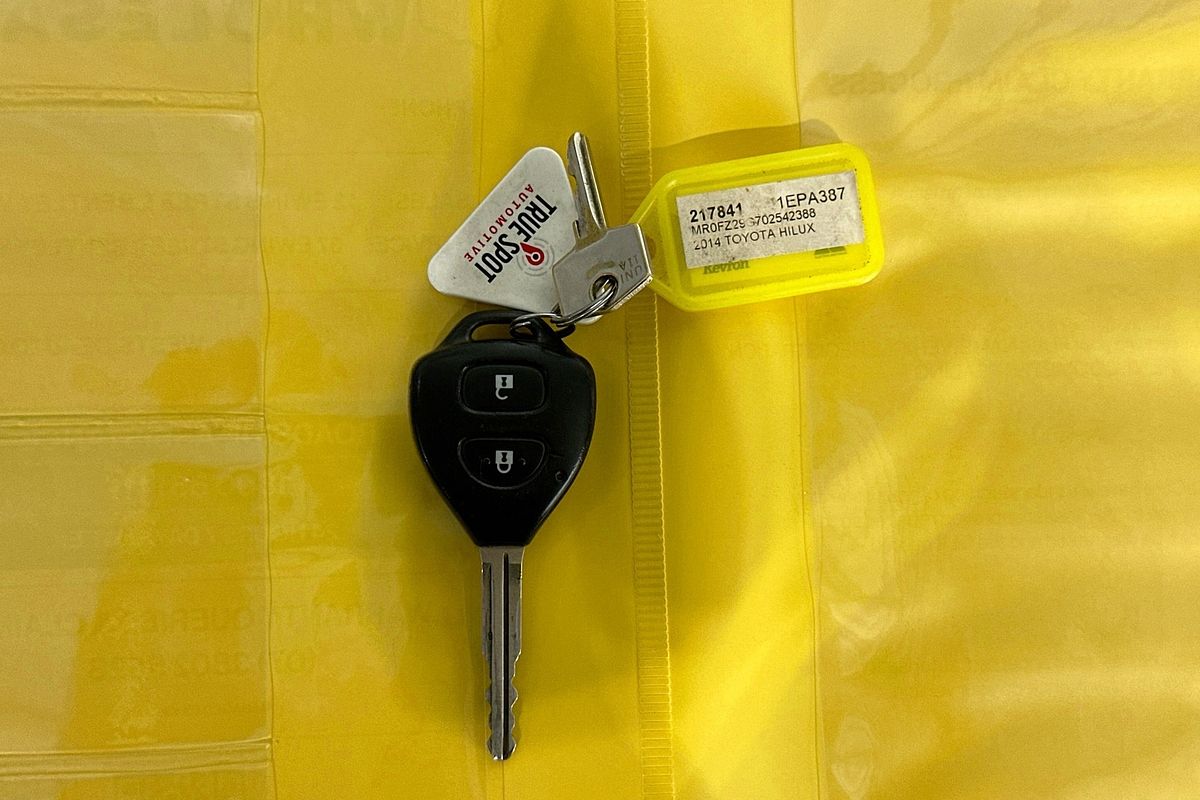 2014 Toyota HILUX SR5 (4x4) KUN26R MY14 4X4