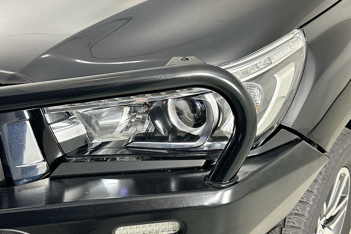 2018 Toyota HILUX SR5 (4x4) GUN126R MY17 4X4