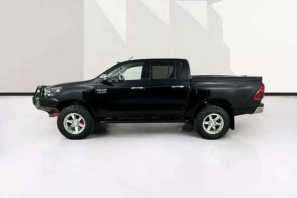 2021 Toyota HILUX SR5 (4x4) GUN126R 4X4