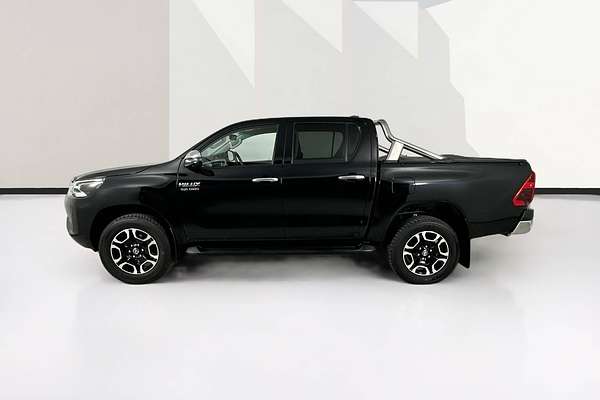 2023 Toyota HILUX SR5 (4x4) GUN126R 4X4