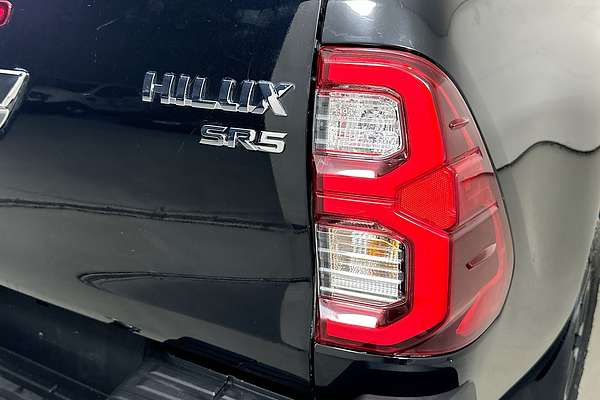 2022 Toyota HILUX SR5 (4x4) GUN126R 4X4