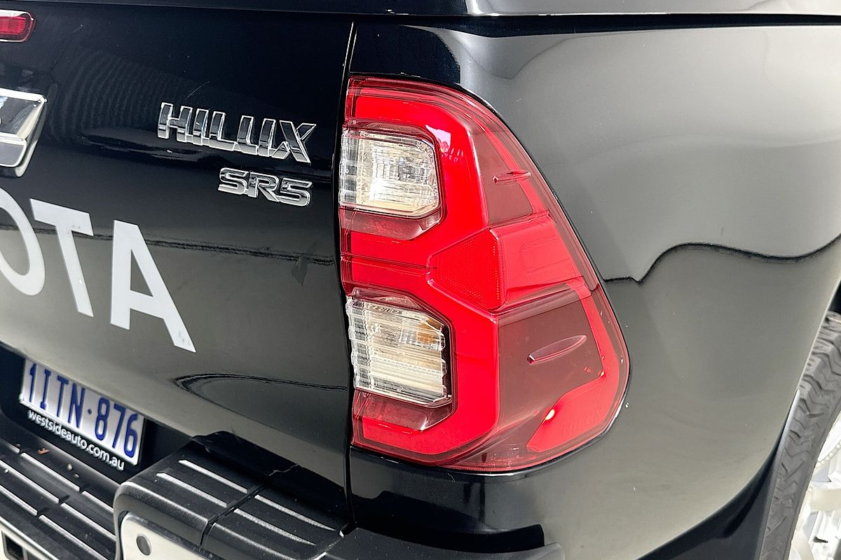 2021 Toyota HILUX SR5 (4x4) GUN126R 4X4