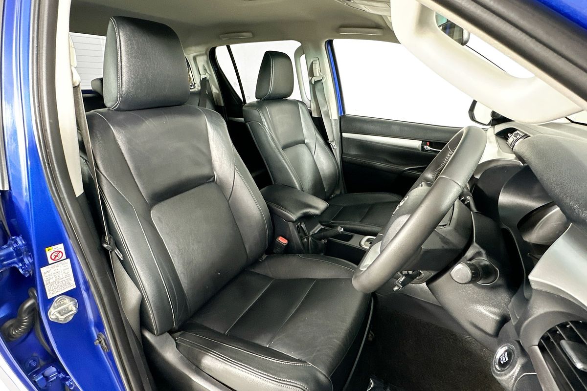 2016 Toyota HILUX SR5 (4x4) GUN126R 4X4