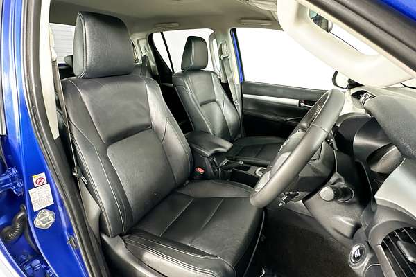 2016 Toyota HILUX SR5 (4x4) GUN126R 4X4