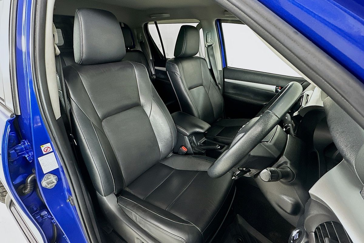 2017 Toyota HILUX SR5 (4x4) GUN126R 4X4