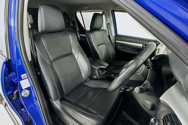 2017 Toyota HILUX SR5 (4x4) GUN126R 4X4