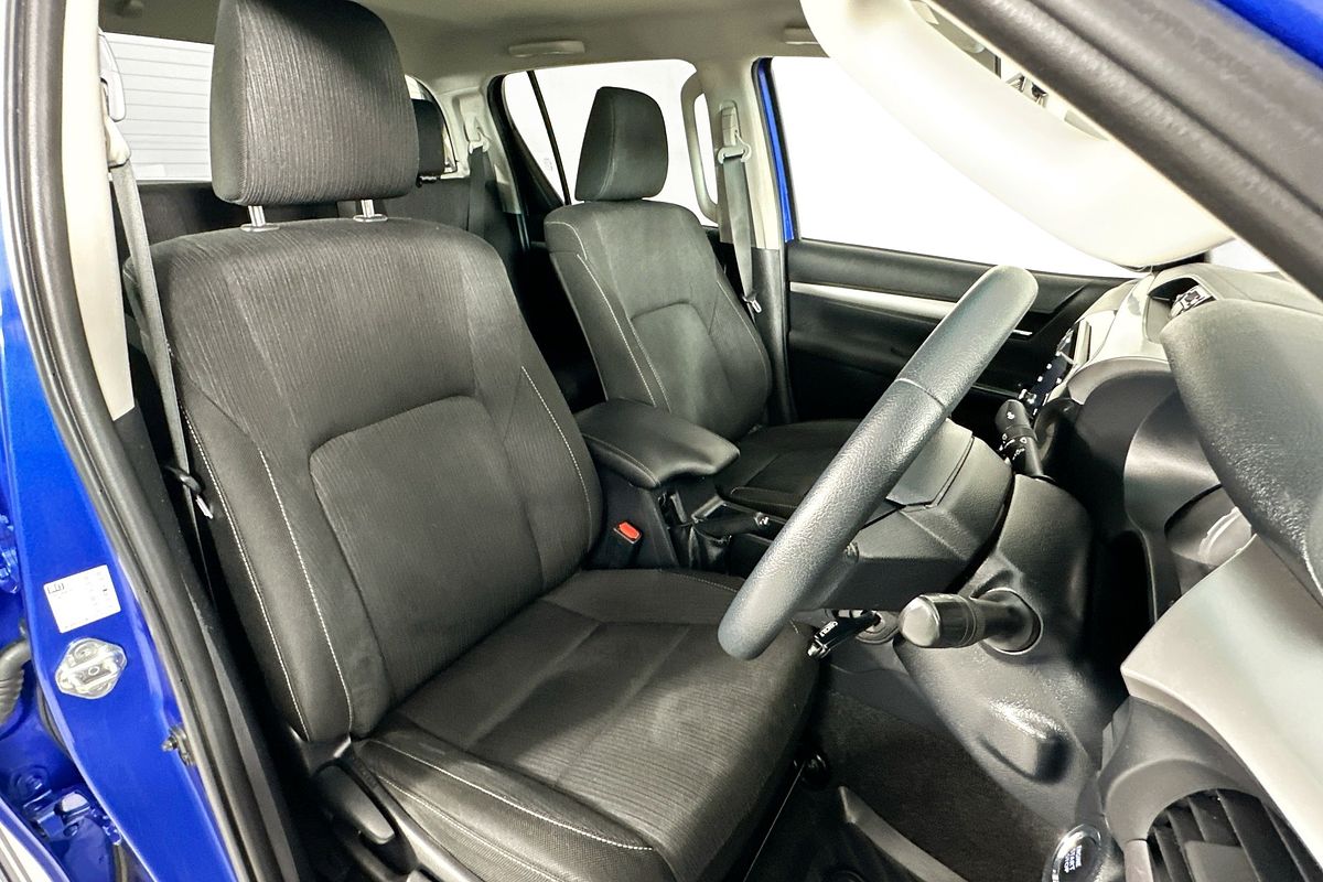 2020 Toyota HILUX SR5 (4x4) GUN126R FACELIFT 4X4