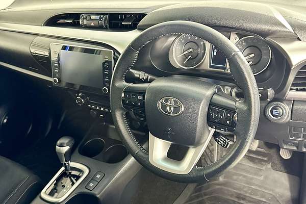 2020 Toyota HILUX SR5 (4x4) GUN126R FACELIFT 4X4