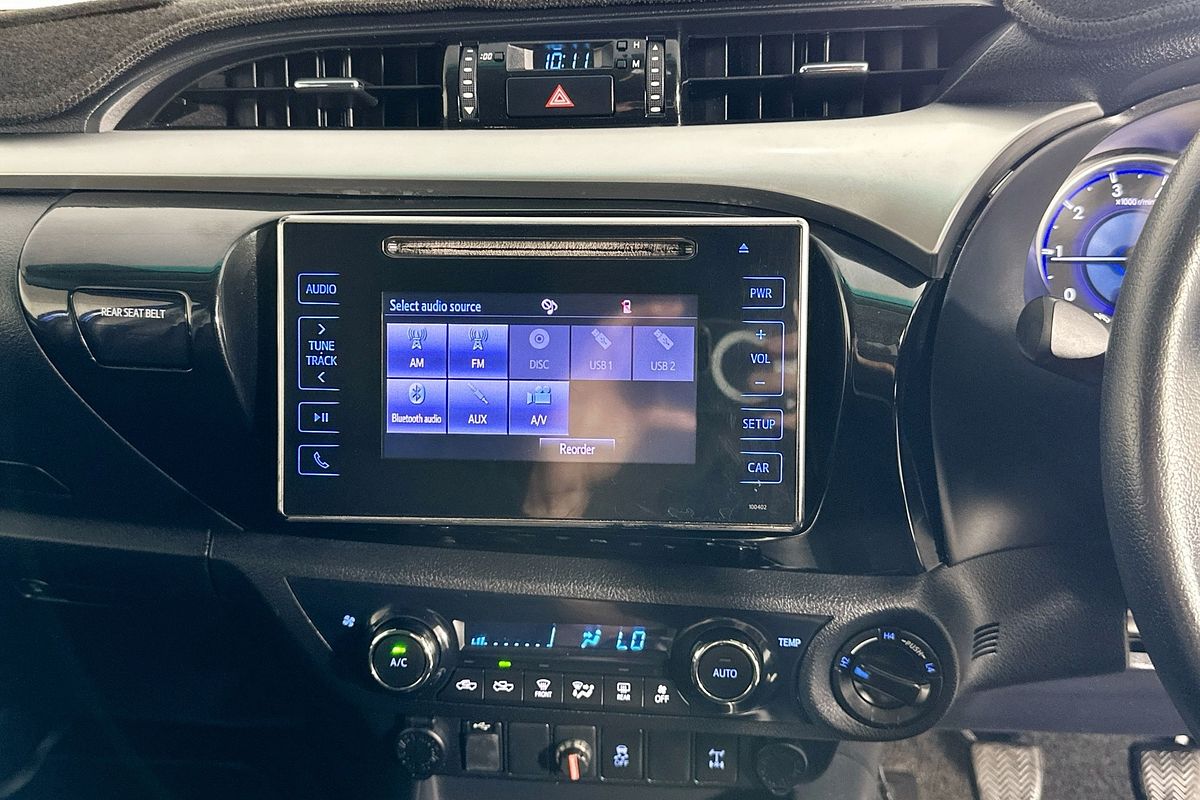 2017 Toyota HILUX SR5 (4x4) GUN126R 4X4