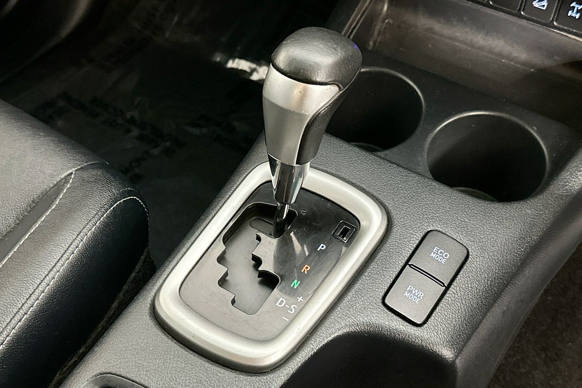 2016 Toyota HILUX SR5 (4x4) GUN126R 4X4
