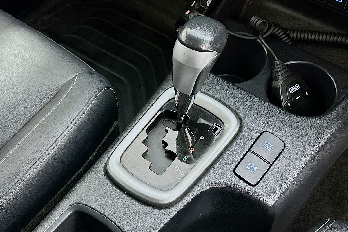 2017 Toyota HILUX SR5 (4x4) GUN126R 4X4