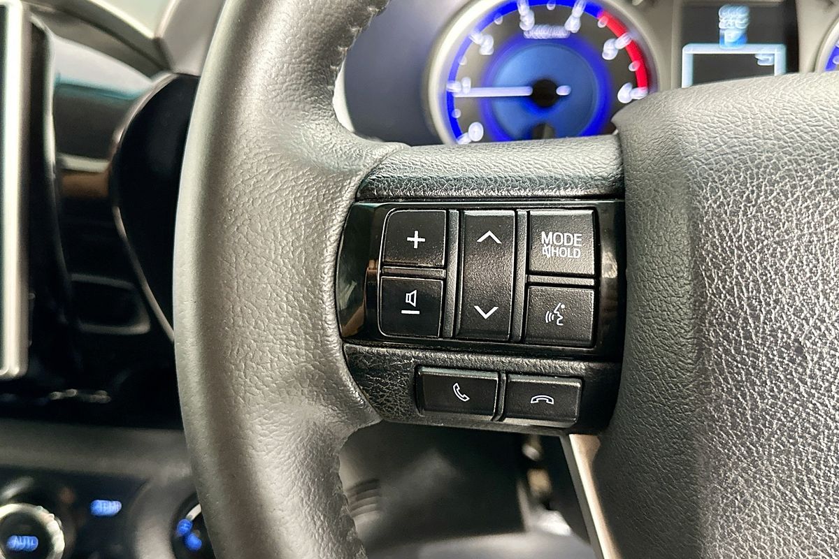 2016 Toyota HILUX SR5 (4x4) GUN126R 4X4