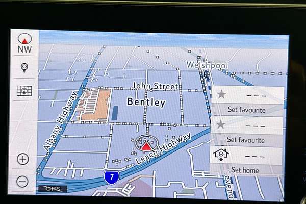 2020 Toyota HILUX SR5 (4x4) GUN126R FACELIFT 4X4