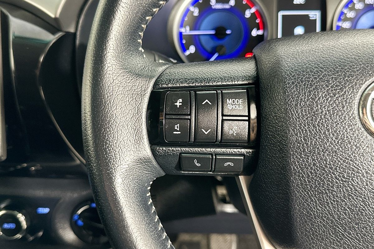 2017 Toyota HILUX SR5 (4x4) GUN126R 4X4