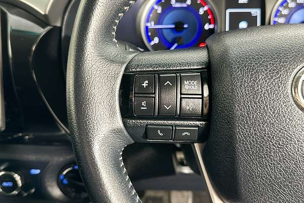 2017 Toyota HILUX SR5 (4x4) GUN126R 4X4