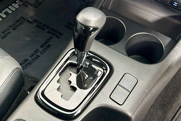 2022 Toyota Hilux ROGUE (4x4) 6 SPEAKER GUN126R 4X4