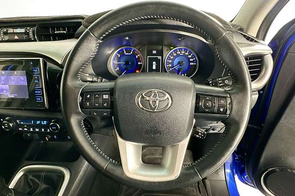 2017 Toyota HILUX SR5 (4x4) GUN126R 4X4