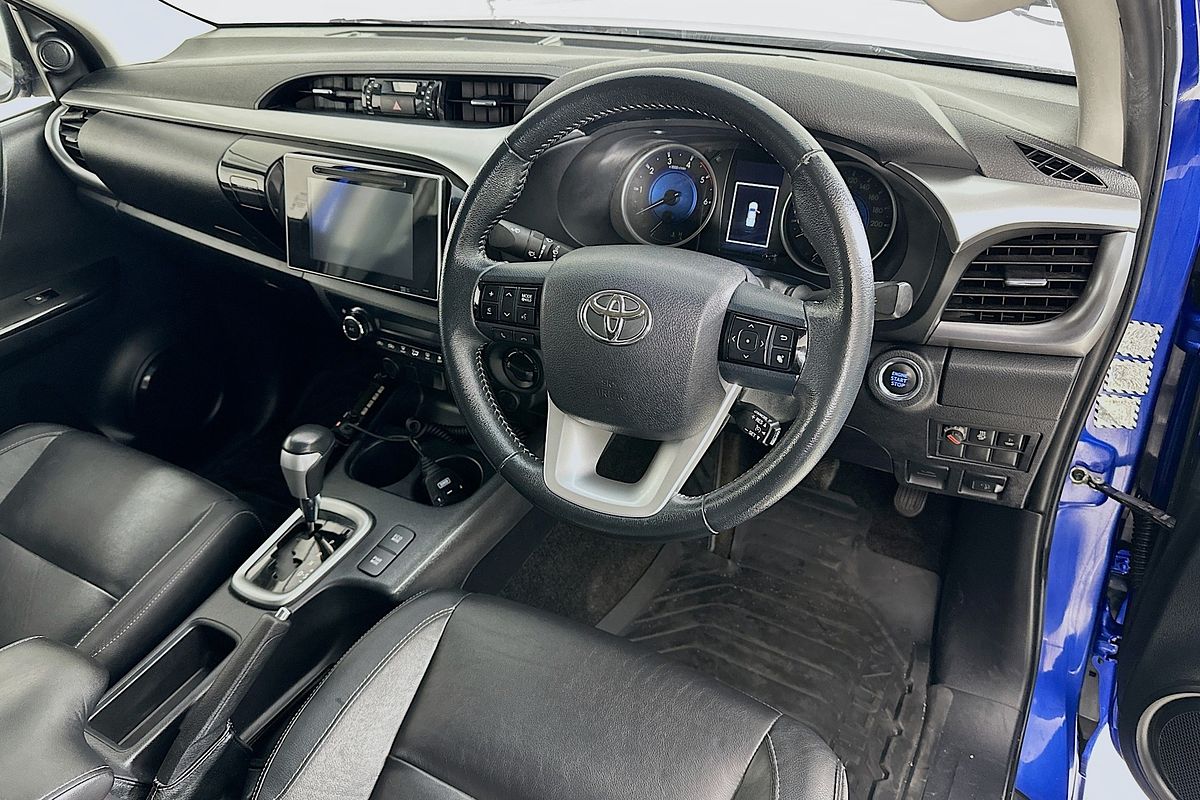 2017 Toyota HILUX SR5 (4x4) GUN126R 4X4