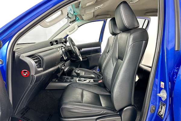 2016 Toyota HILUX SR5 (4x4) GUN126R 4X4