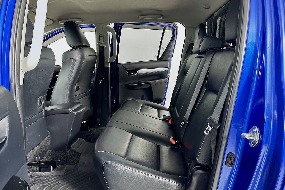2017 Toyota HILUX SR5 (4x4) GUN126R 4X4