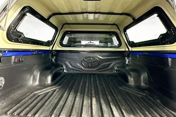 2017 Toyota HILUX SR5 (4x4) GUN126R 4X4