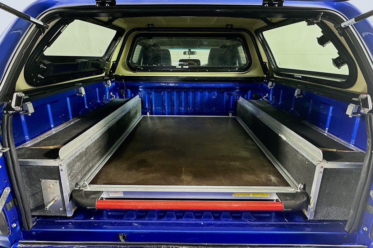 2017 Toyota HILUX SR5 (4x4) GUN126R 4X4