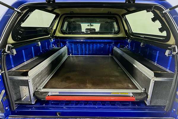 2017 Toyota HILUX SR5 (4x4) GUN126R 4X4