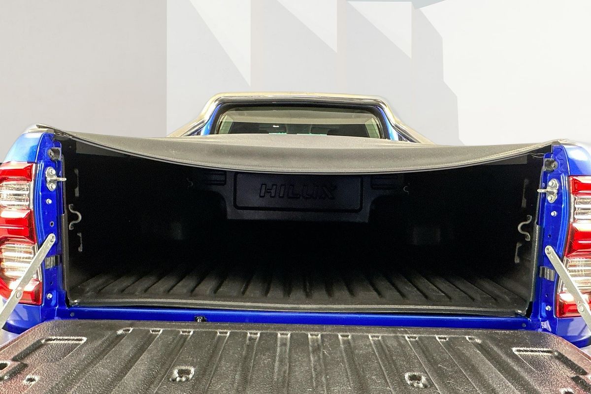 2020 Toyota HILUX SR5 (4x4) GUN126R FACELIFT 4X4