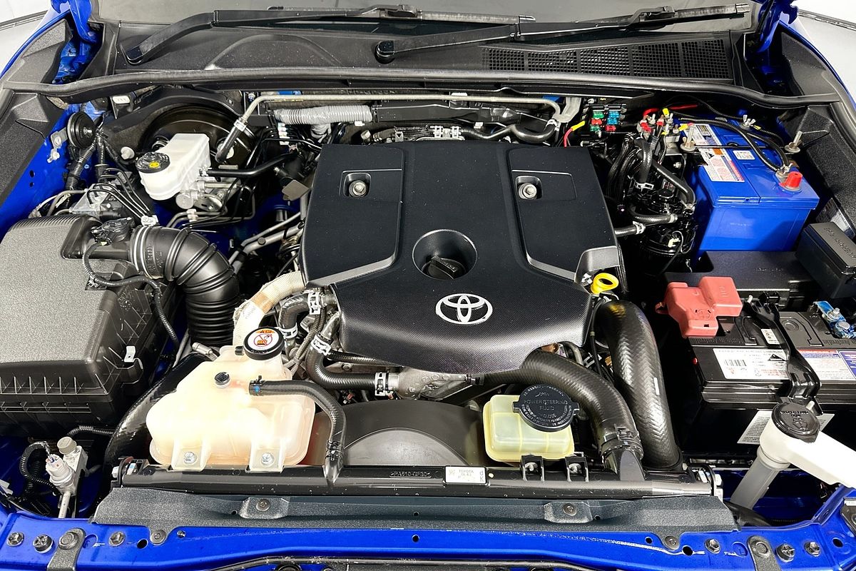 2017 Toyota HILUX SR5 (4x4) GUN126R 4X4