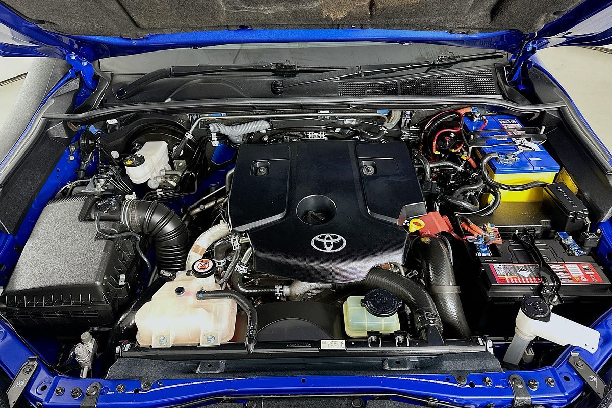 2017 Toyota HILUX SR5 (4x4) GUN126R 4X4