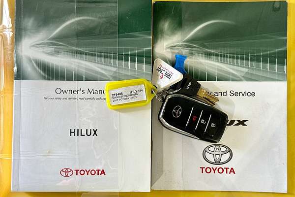 2017 Toyota HILUX SR5 (4x4) GUN126R 4X4