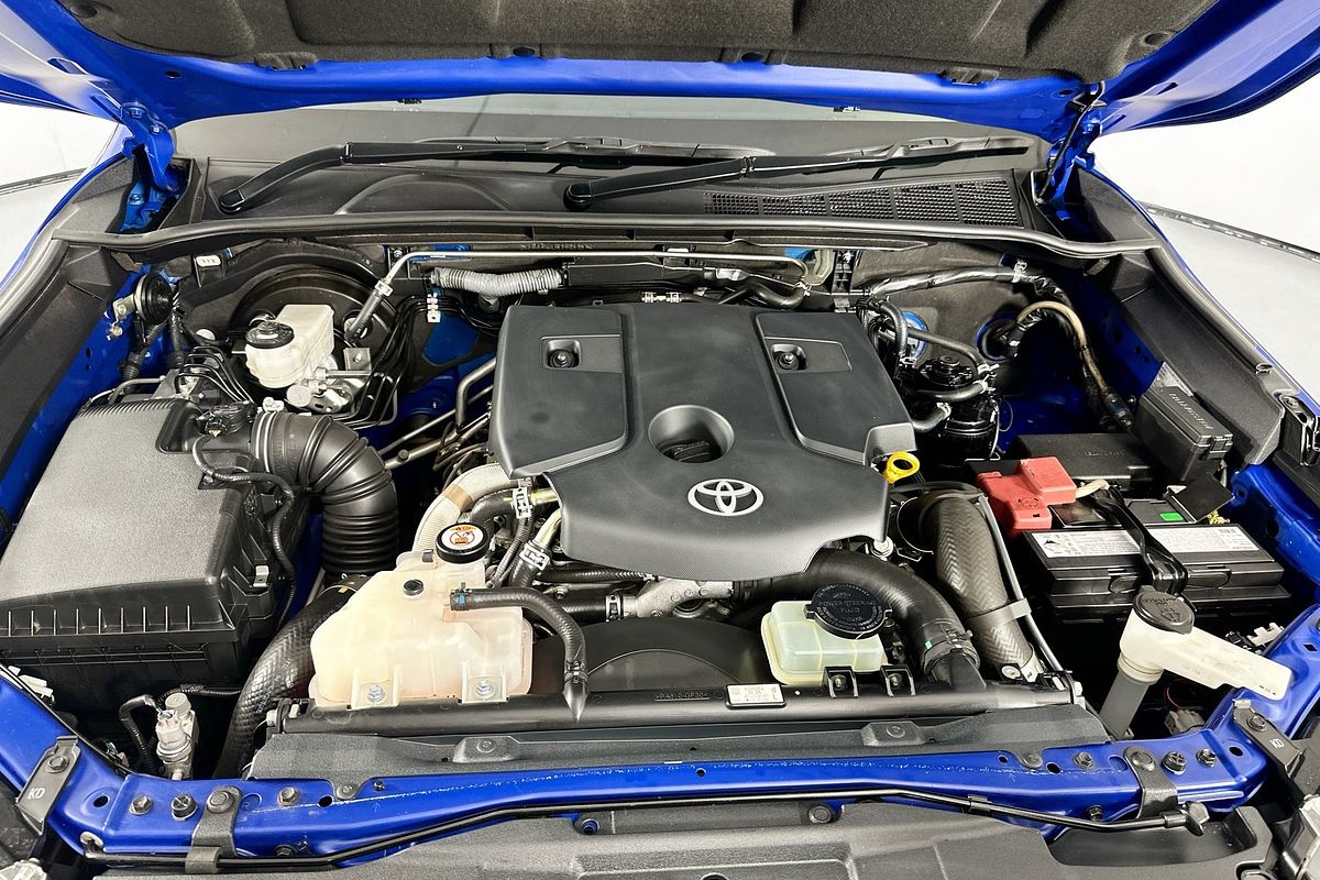 2020 Toyota HILUX SR5 (4x4) GUN126R FACELIFT 4X4