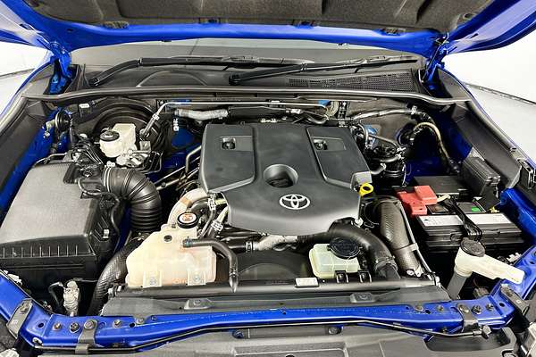 2020 Toyota HILUX SR5 (4x4) GUN126R FACELIFT 4X4